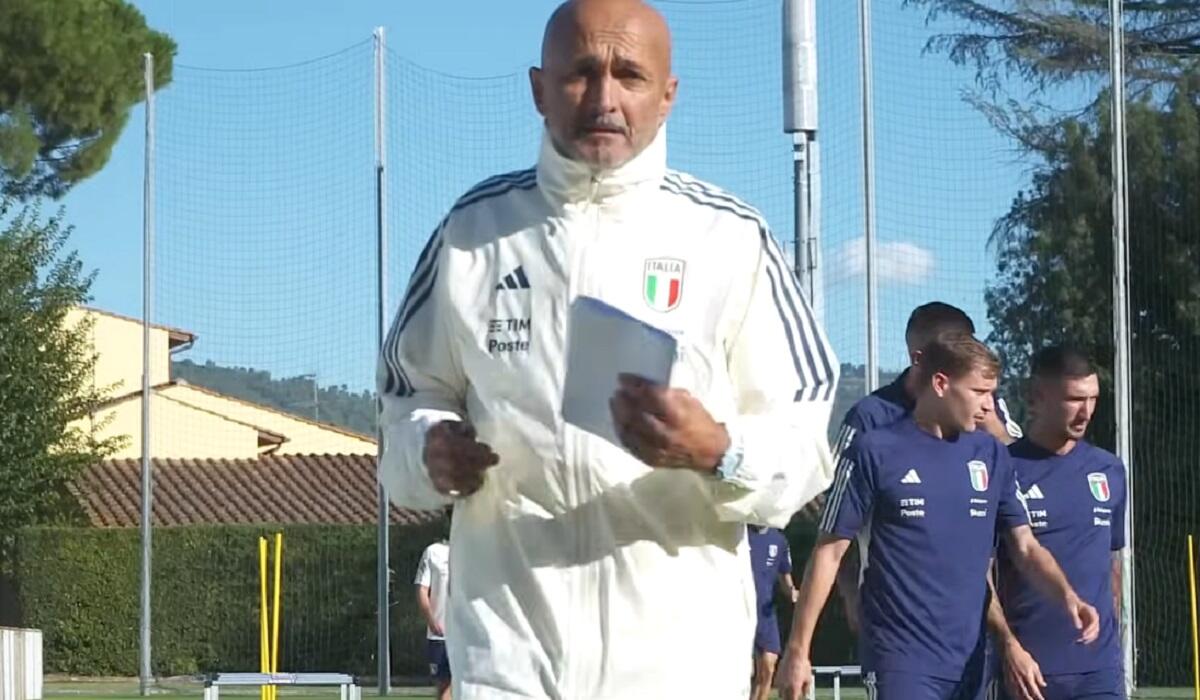 Luciano Spalletti durante l'allenamento